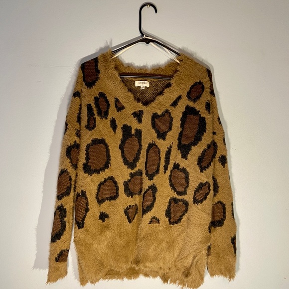 Umgee Cream Mix Animal Print Fuzzy Soft Sweater - Picture 3 of 5